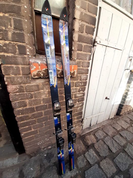 Narty zjazdowe Rossignol 168 cm.