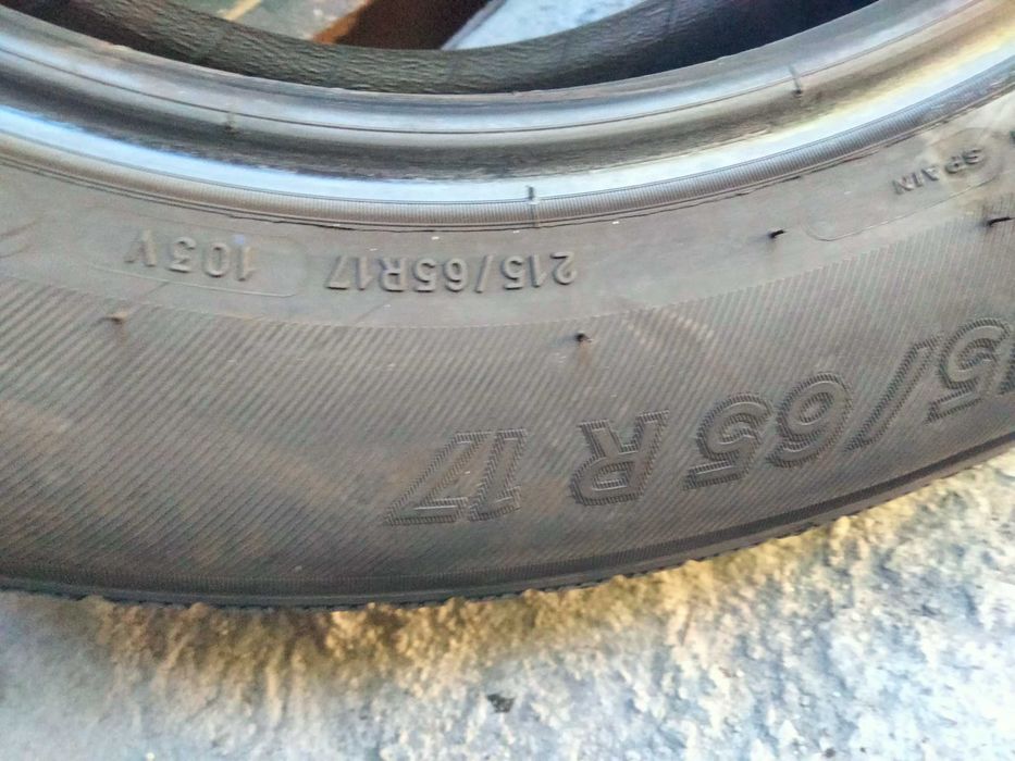 215 65R17 Michelin