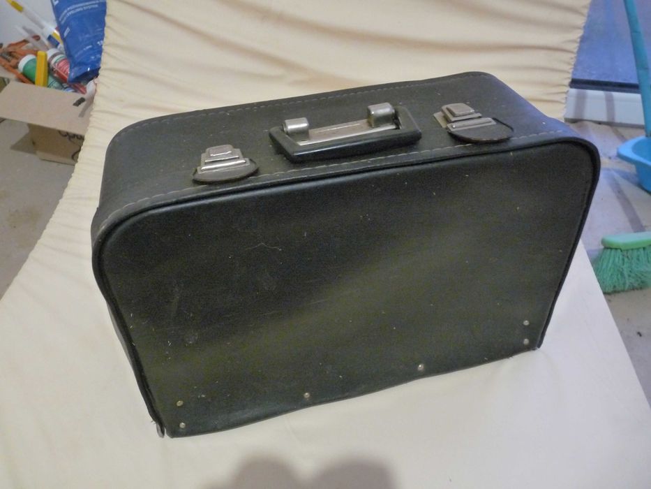 40.walizka do maszyny krawieckiej