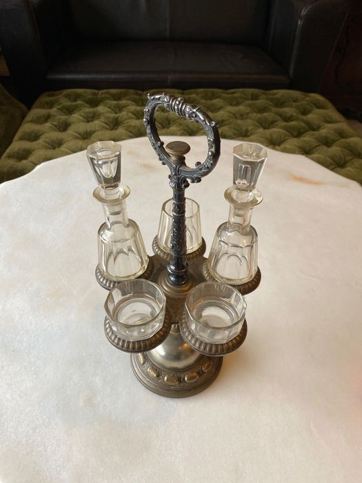 Licoreira Galheteiro Casquinha Prata Cristal Campainha incrível 31 cm