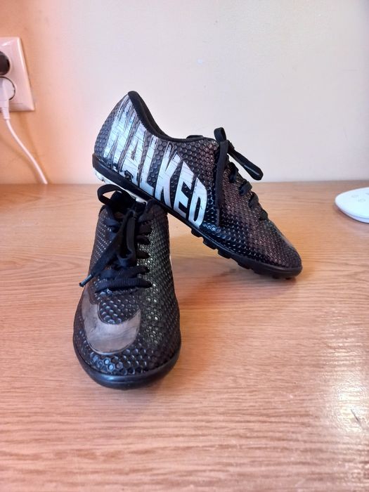 Футбольні бутси.