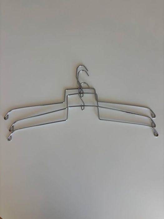 Cabide metal (metal hangers)