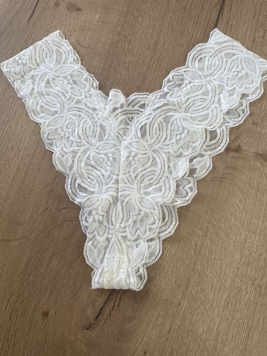 Majtki koronkowe białe L