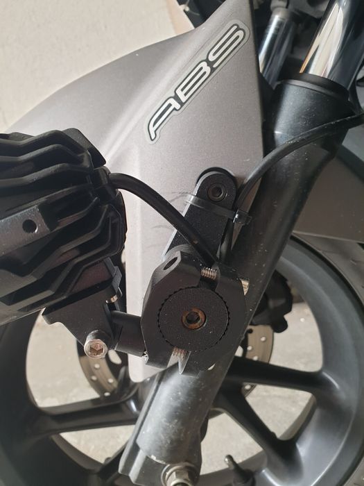 Suporte farois auxiliares yamaha NMax125