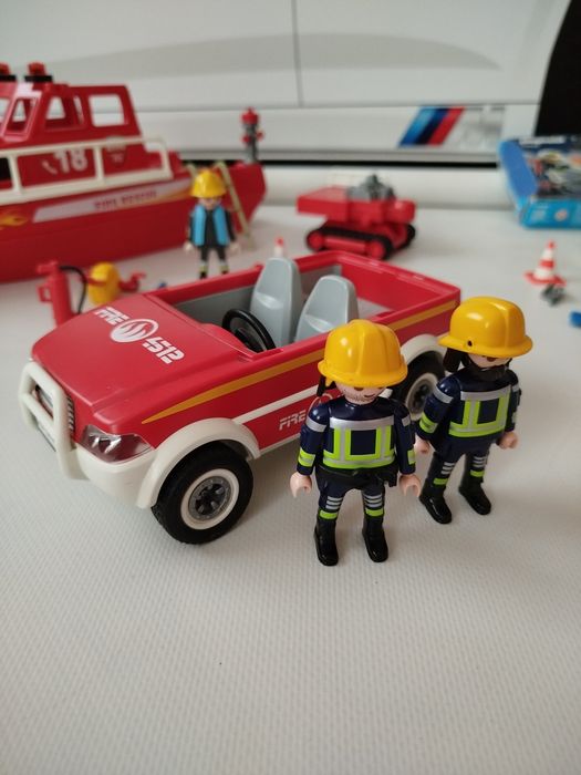 Playmobil. Пожарная машина звук, свет, катер, пожарники, лодка