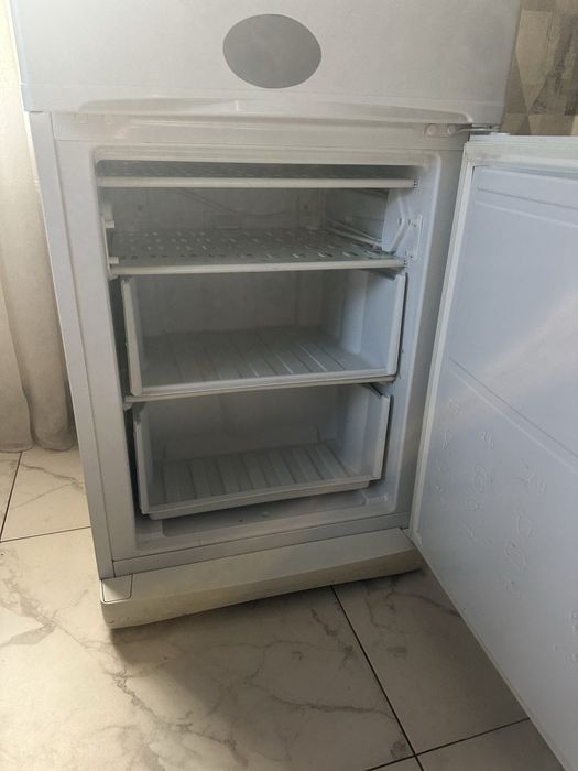 Холодильник Indesit б/у