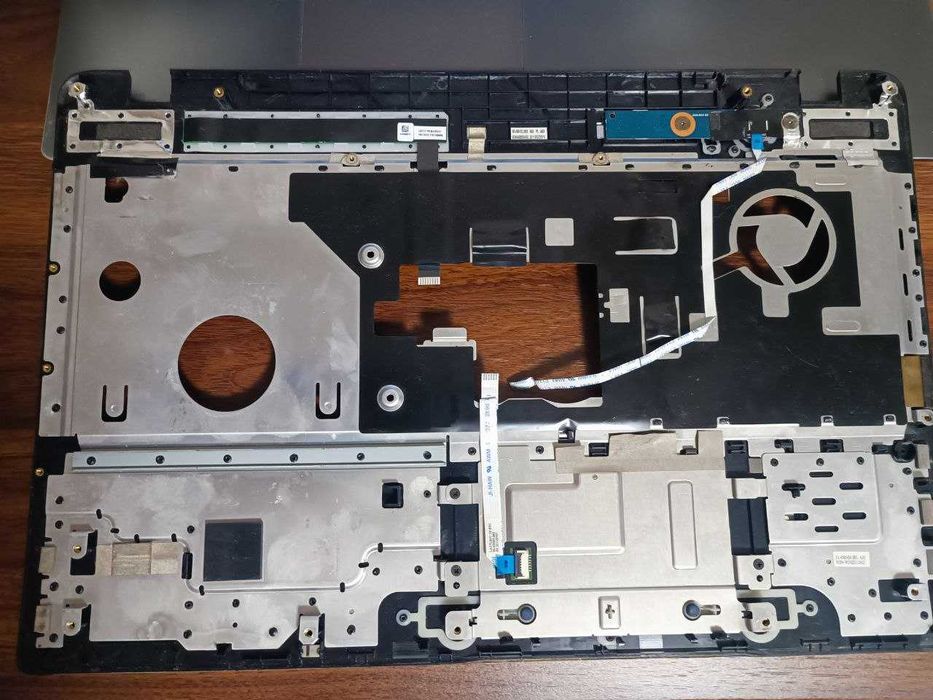 Продаю комплектуючі до Lenovo Z570 (Z Series)