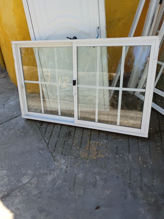 Janelas alumínio vidro duplo quadriculado correr