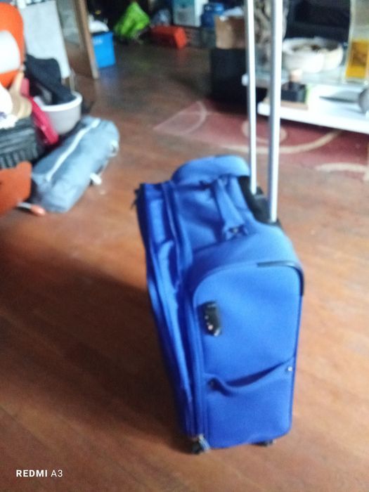 Mala trolley em bom  estado