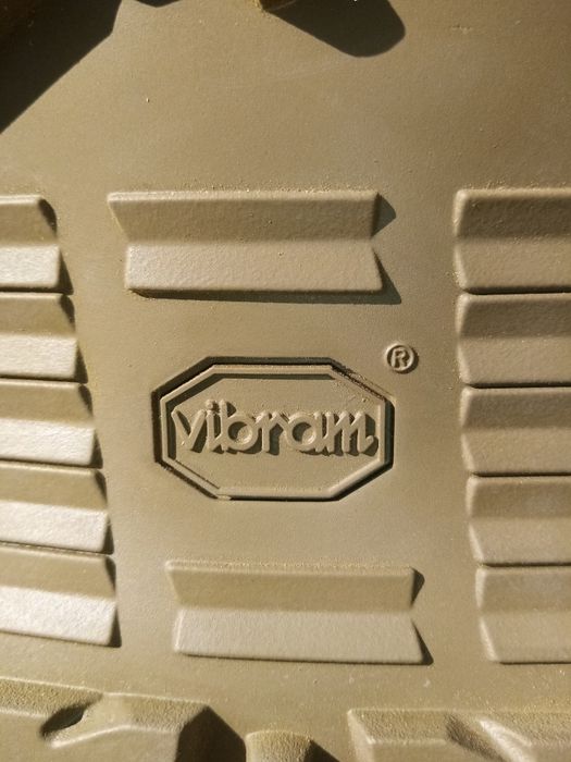 Продам берцы Vibram