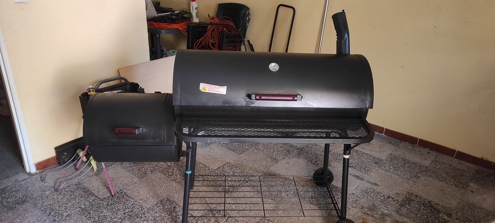 Grill z wędzarnią