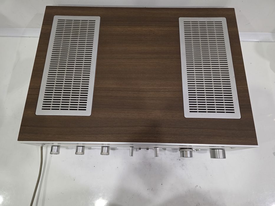 Na sprzedaż kultowy amplituner Yamaha CR-620 z cenionej serii