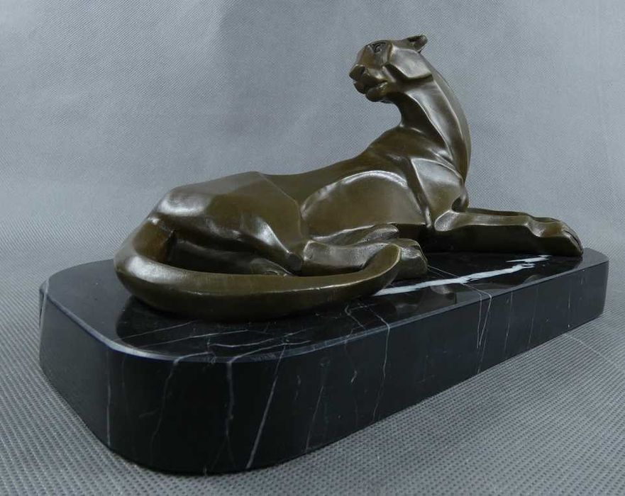 RZEŹBA PANTERA puma leżąca BRĄZ marmur figura sygnowana Milo 5 kg