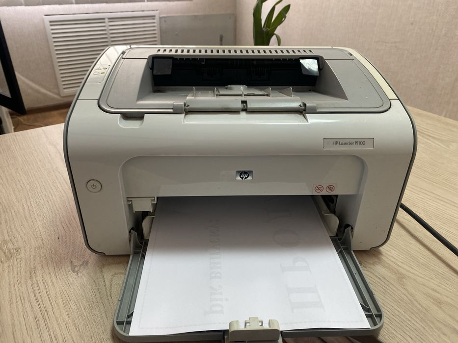 Принтер HP LaserJet P1102 / Лазерний монохромний друк / 600x600 dpi бв