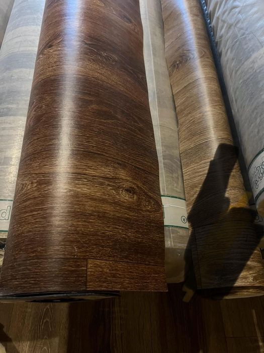 Продається лінолеум з нових рулонів та рулони працюєм по передоплаті