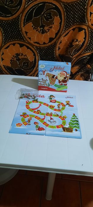 Jogo de tabuleiro e jogos de divertimento