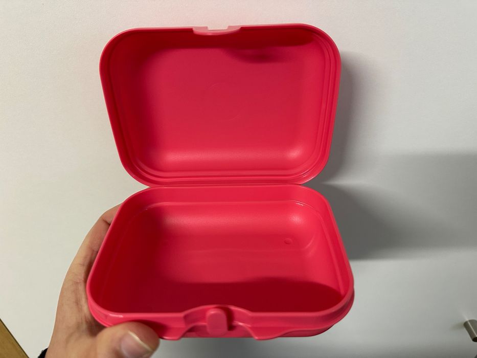 Ostra Média Tupperware