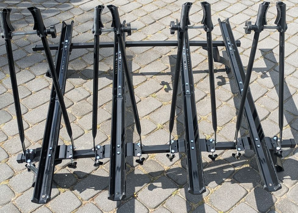 Bagażnik dachowy + 4x uchwyt rowerowy do Toyota Corolla