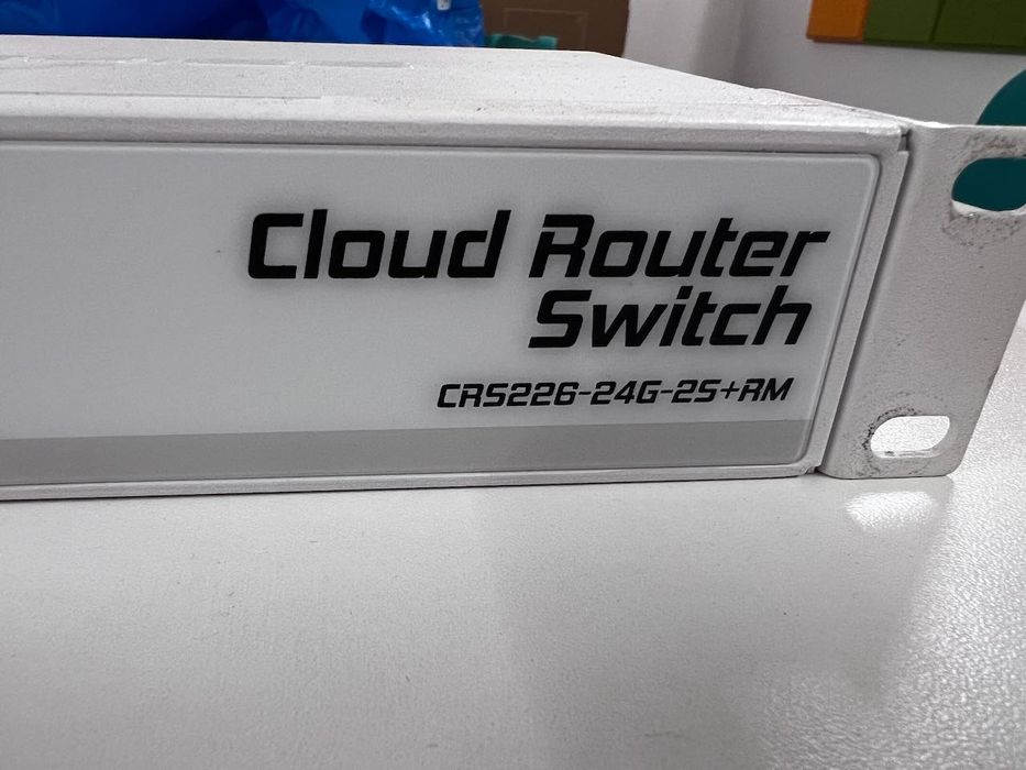 MikroTik Cloud Router Switch CRS226-24G-2S+RM