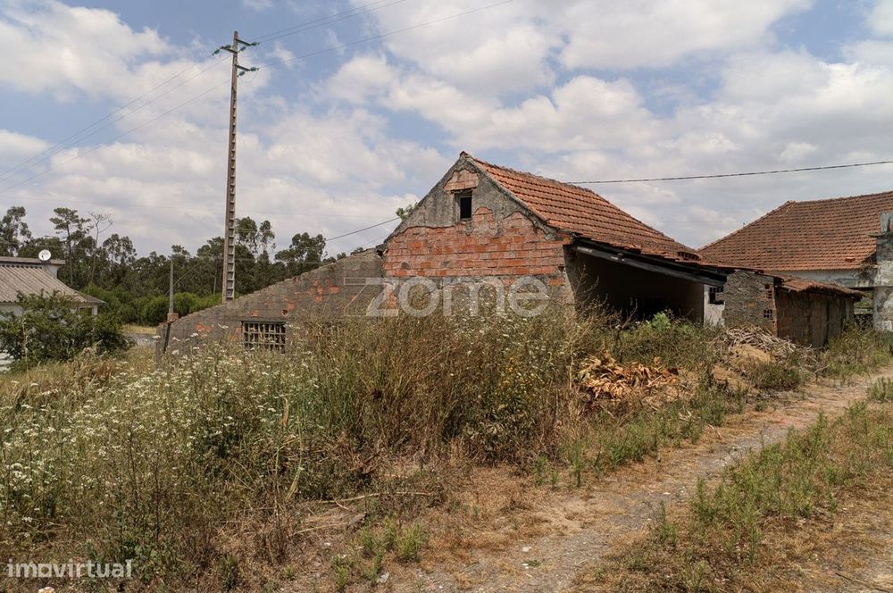 Terreno em zona tranquila na Maceira, a poucos minutos de Leiria