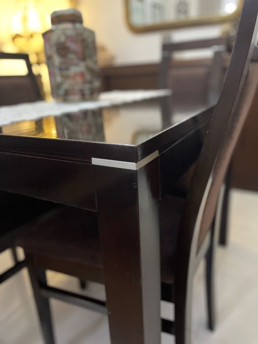 Mesa de jantar extensivel com 4 cadeiras