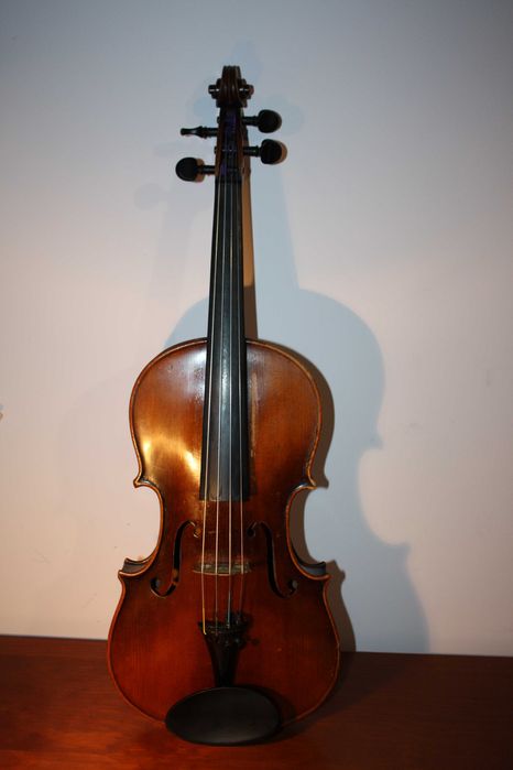 Vendo Violino 4/4 alemão que me acompanhou na licenciatura