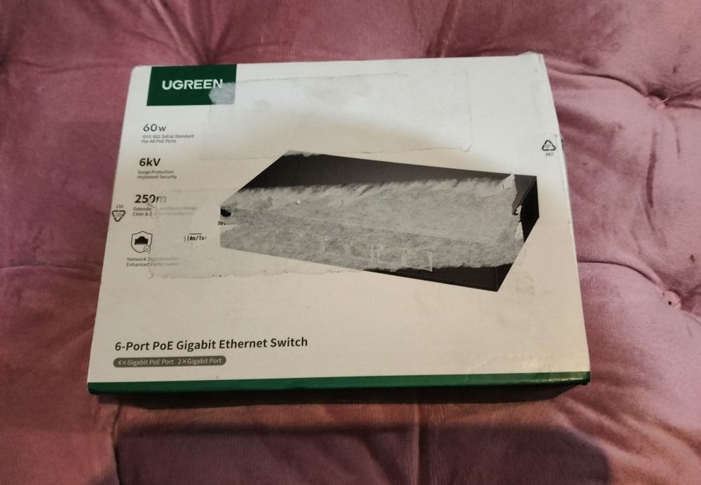 Switch Ethernet Gigabit PoE de 6 portas da UGREEN.