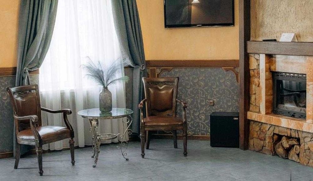 Замок люкс класса бильярд  лаунж зона 30 спальных Вышгород