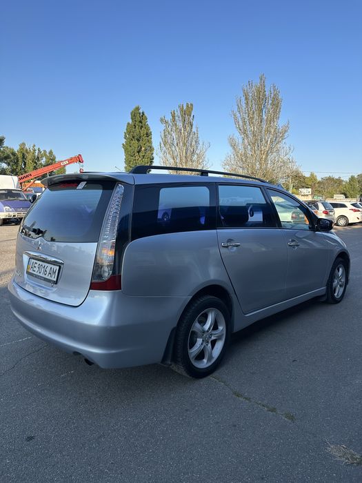 Mitsubishi Grandis 2005 рік Автомат