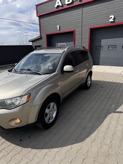 Mitsubishi Outlander II