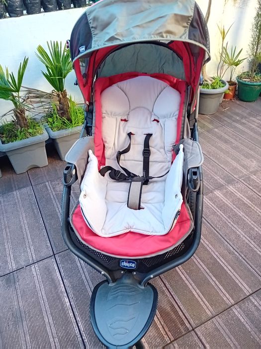 Carrinho passeio com cadeira auto
