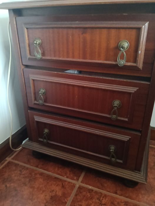 Quarto completo em Madeira