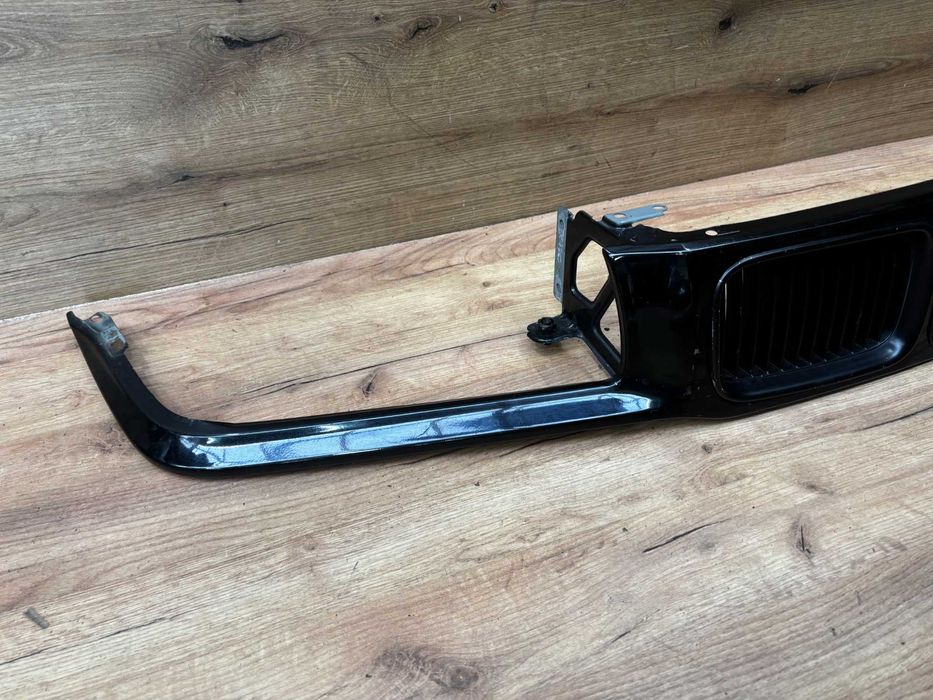 Grill atrapa zderzaka Bmw E36