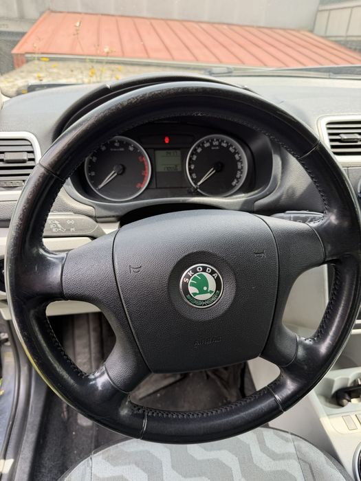 Vendo skoda fabia 2008 para peças ou inteiro