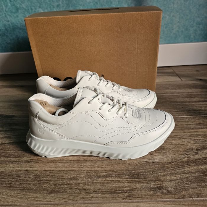 Ecco sneakersy damskie białe skórzane  39 25cm
