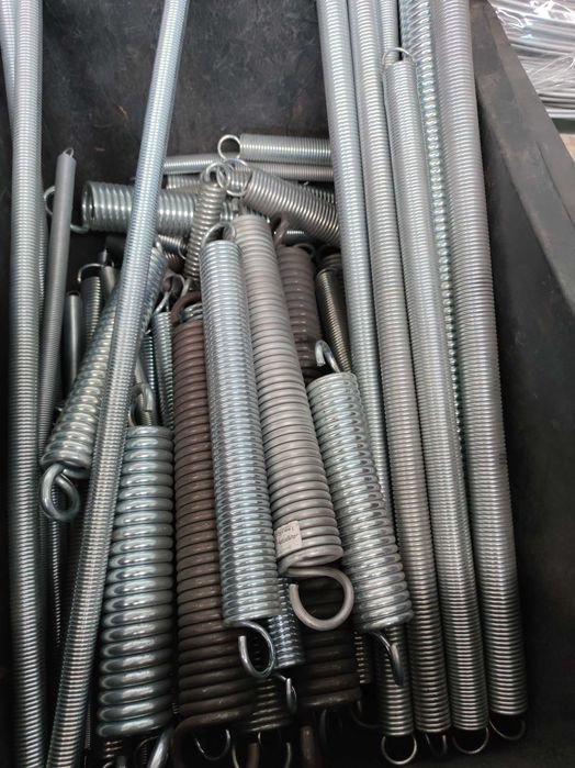 Sprężyny naciągowe, sprężyny naciskowej na kg.