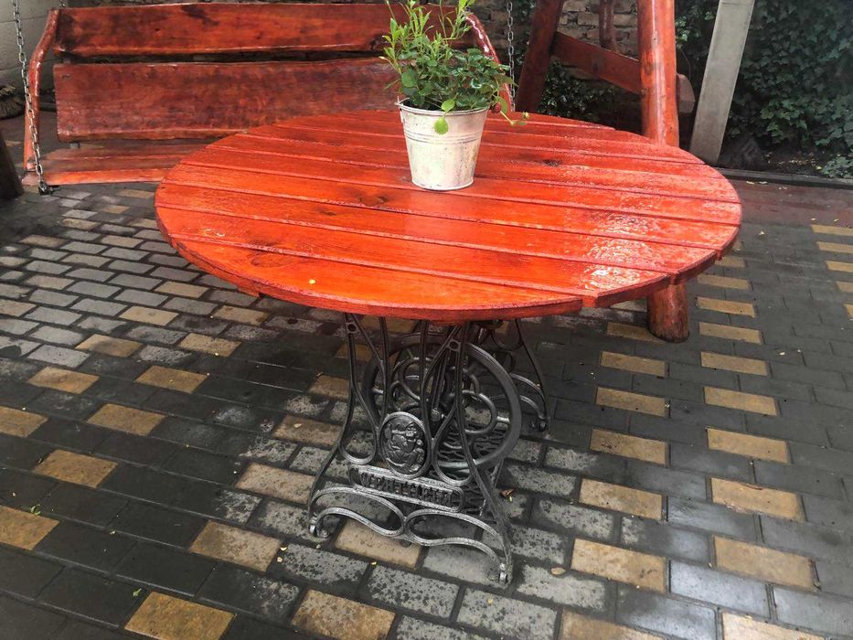 Столики в сад, кафе или на море