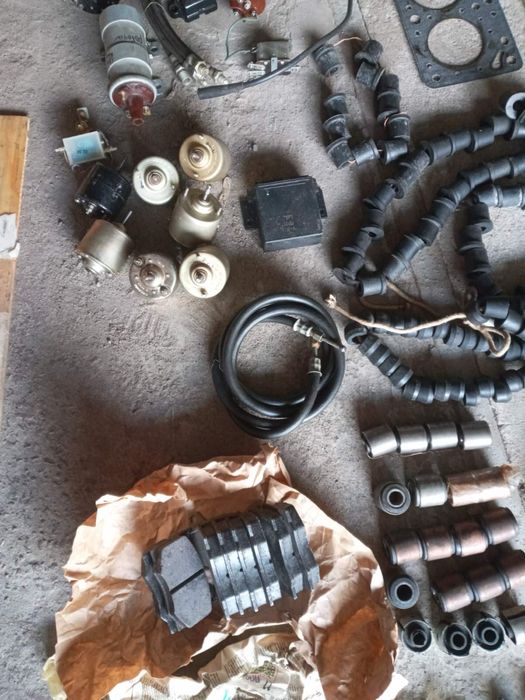 Запчастини до Москвича 2140