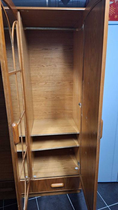 Móveis usados - Roupeiro, Cama e móvel branco pela melhor oferta