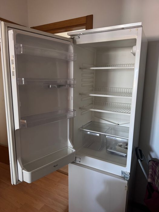 Frigorífico de encastre Whirlpool CB 18 M 70/30 – Excelente estado
