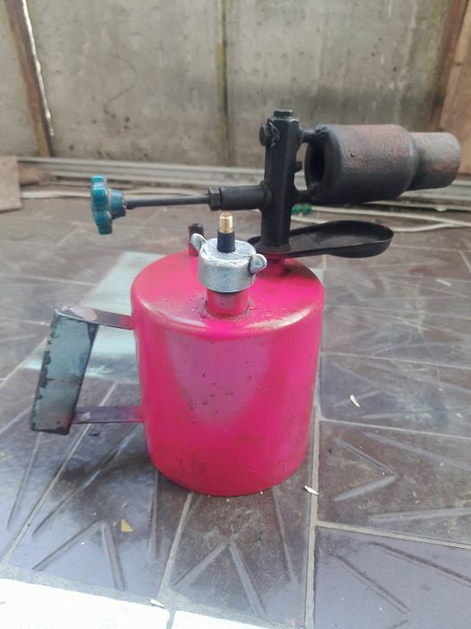 Лампа бензинова.