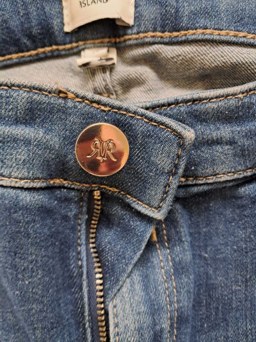 Jeansy River Island