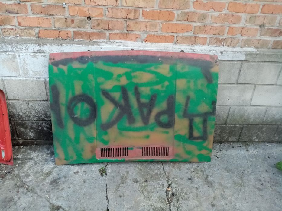 Продам капот и багажник