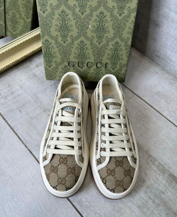 Sneakersy Gucci na platformie