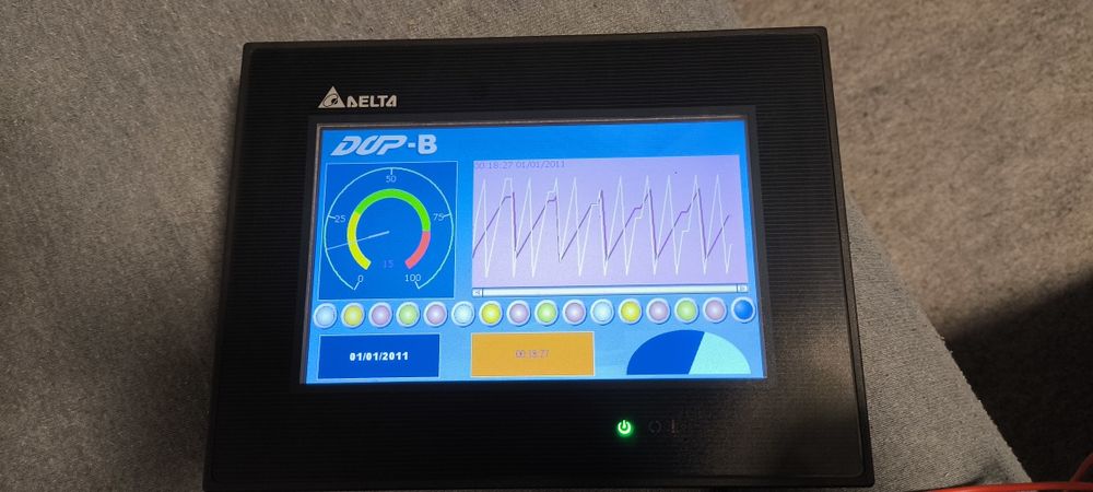 Panel HMI Delta model DOP-B07S415