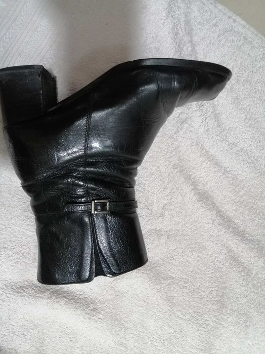 Botas em pele preto, tam. 36