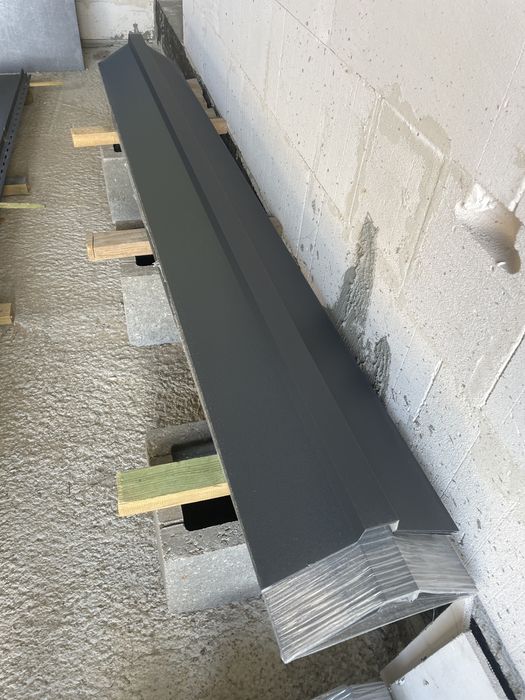 Kalenica dachowa Bratex F14 blacha ral 7016 Mat