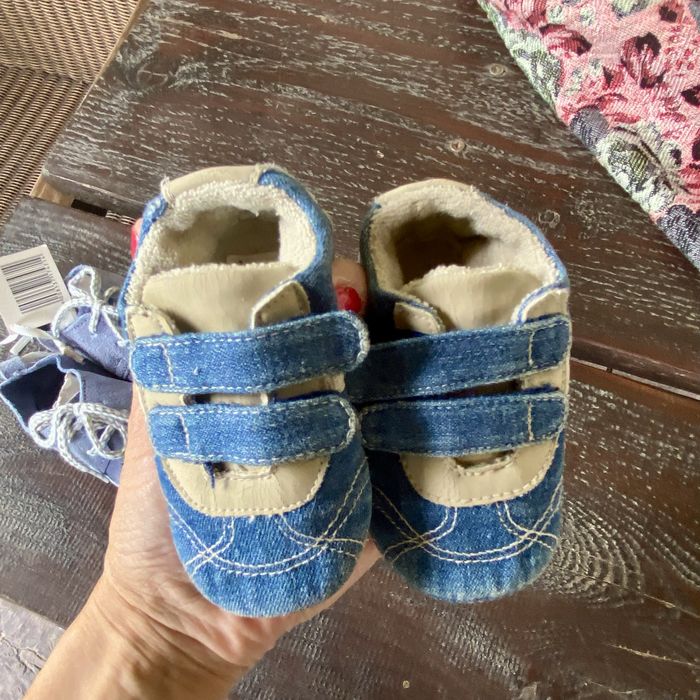 Eleganckie zamszowe buciki dla chłopca