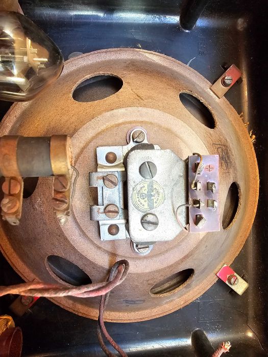 Радиоприемник старый