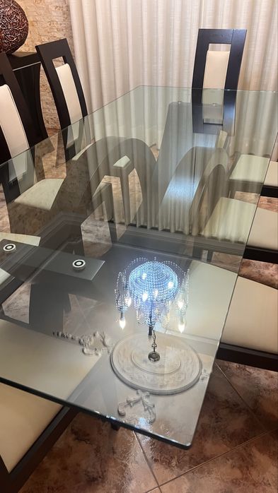 Cadeiras + Mesa em vidro para Sala de Jantar